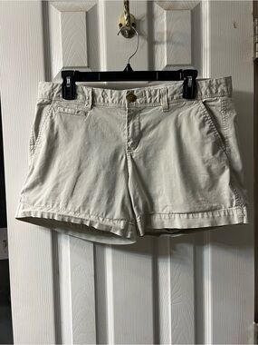 Old Navy Perfect 5” Chino Shorts Tan Khaki Low Rise Cuffed Women’s Size 12